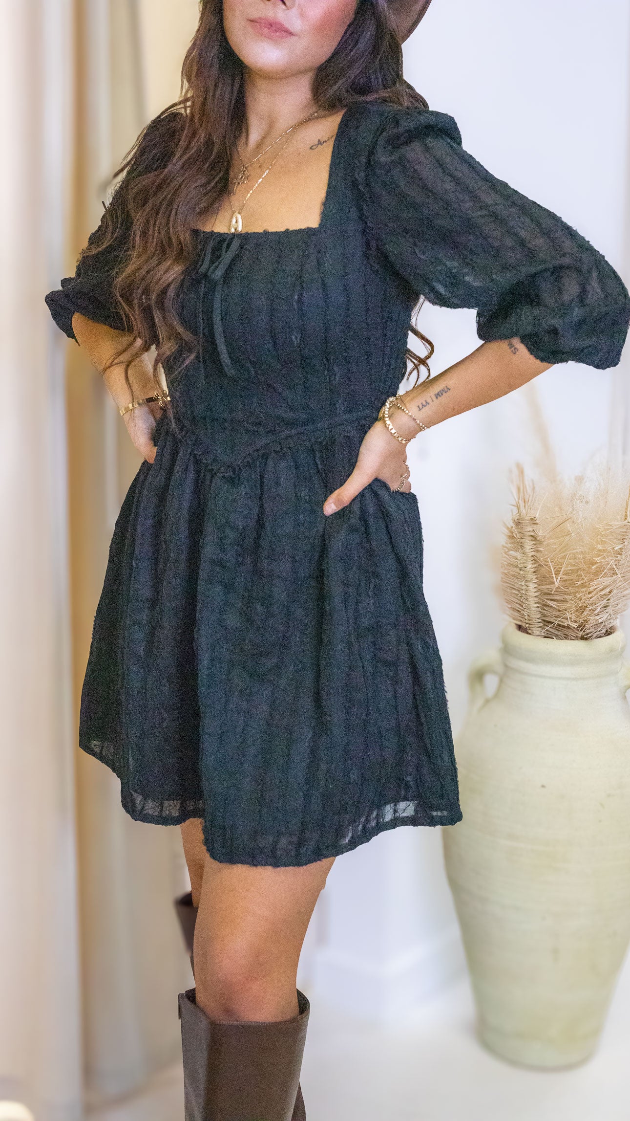 FORTE TEXTURED LACE DRESS (BLACK)