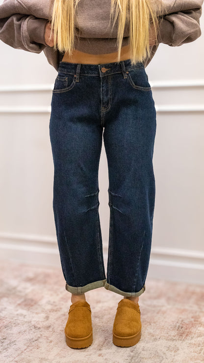 CHELSEA BARRELL JEANS (DARK WASH)