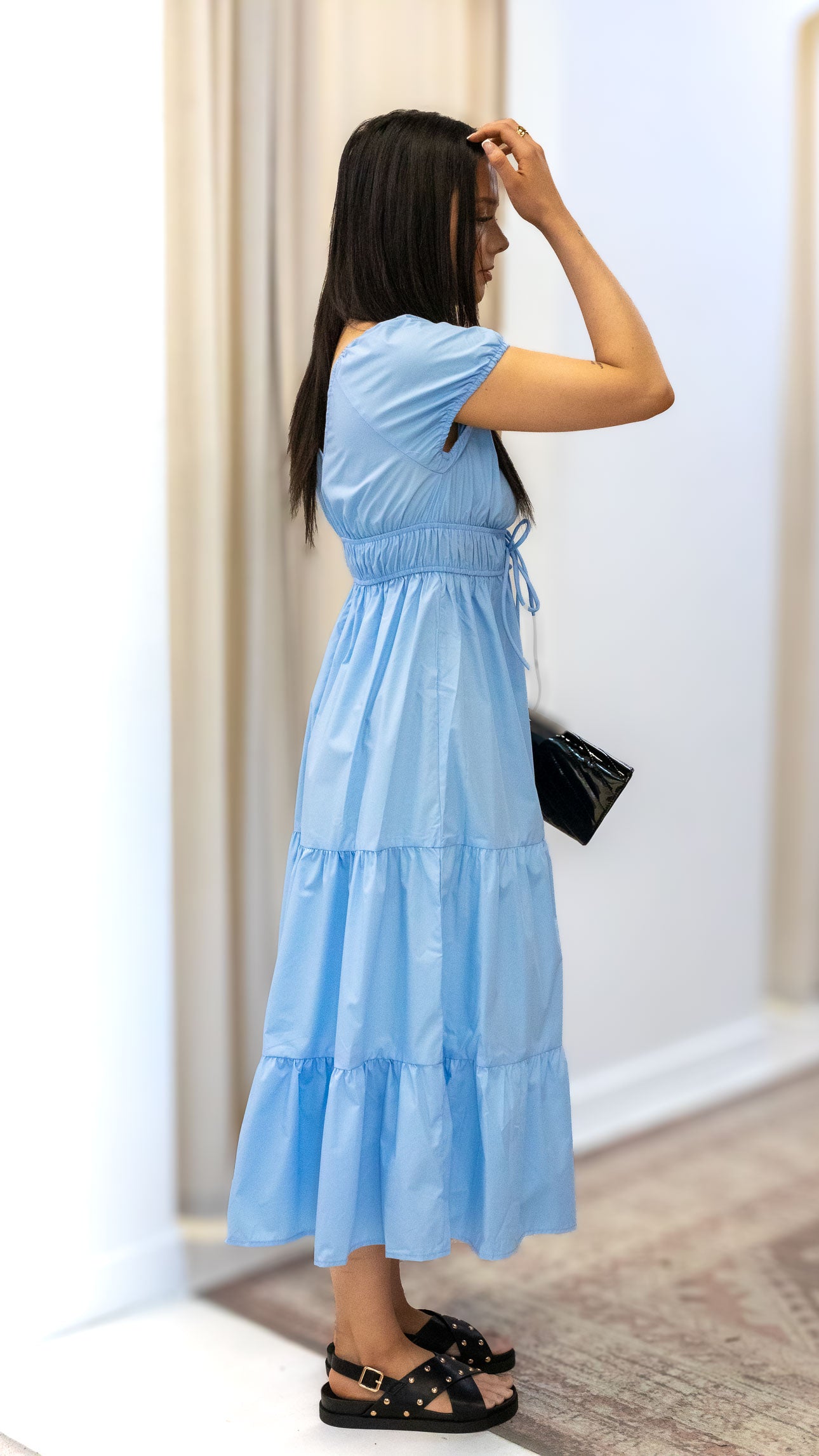 V NECK TIERED MIDI DRESS