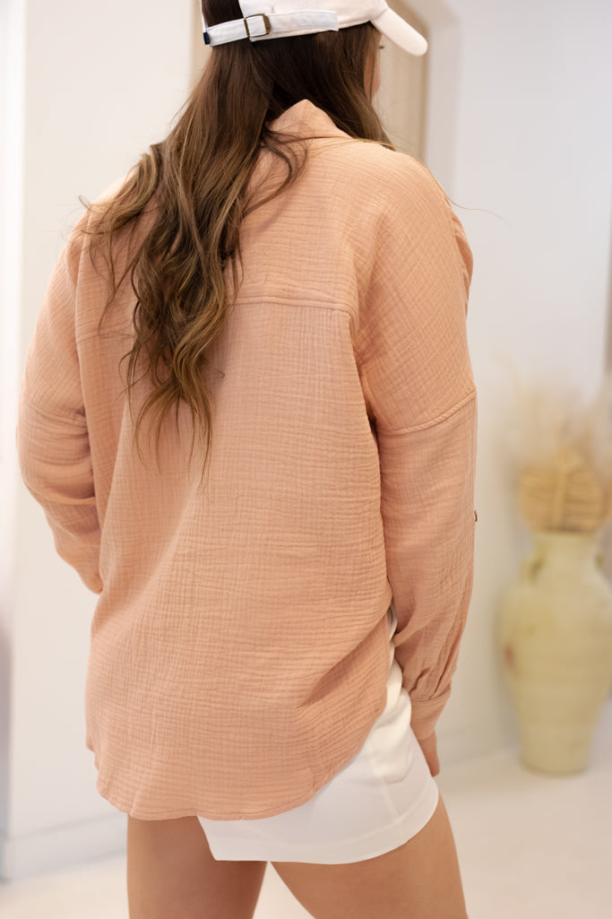 NEW MEGHAN LINEN BUTTON DOWN (LIGHT CORAL)