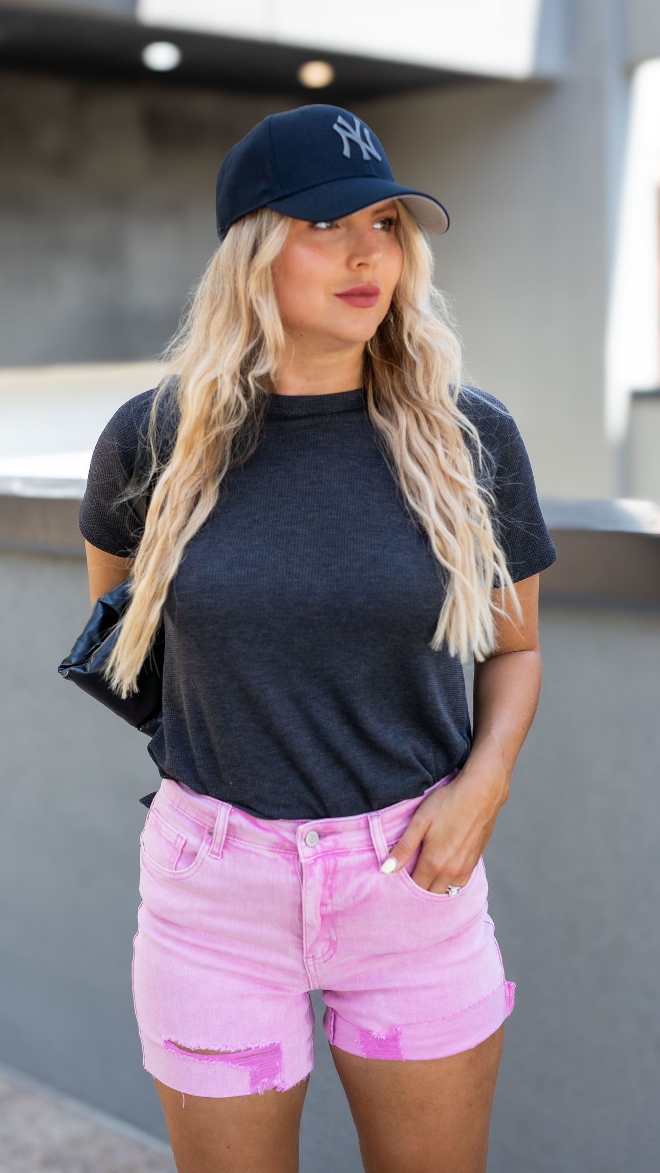 WILLOW DISTRESSED DENIM SHORTS (PINK)(BLACK)