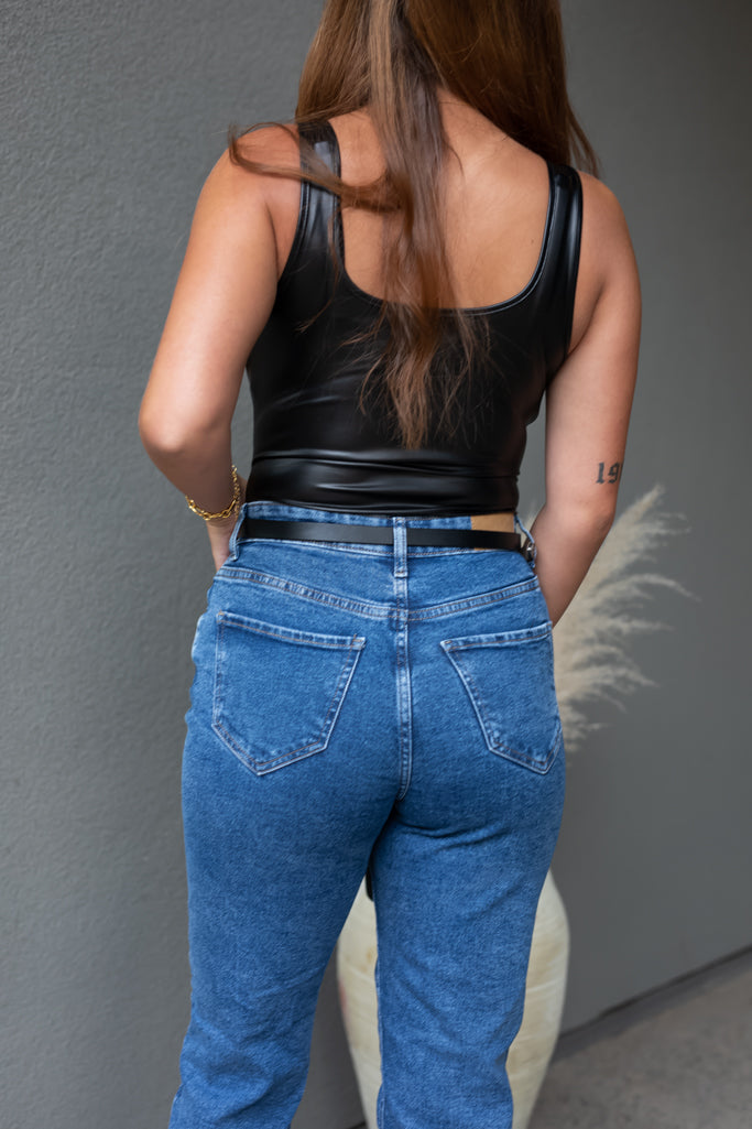 NEW LEVI STRAIGHT LEG JEANS *SIZE 31*  (VINTAGE MED WASH)