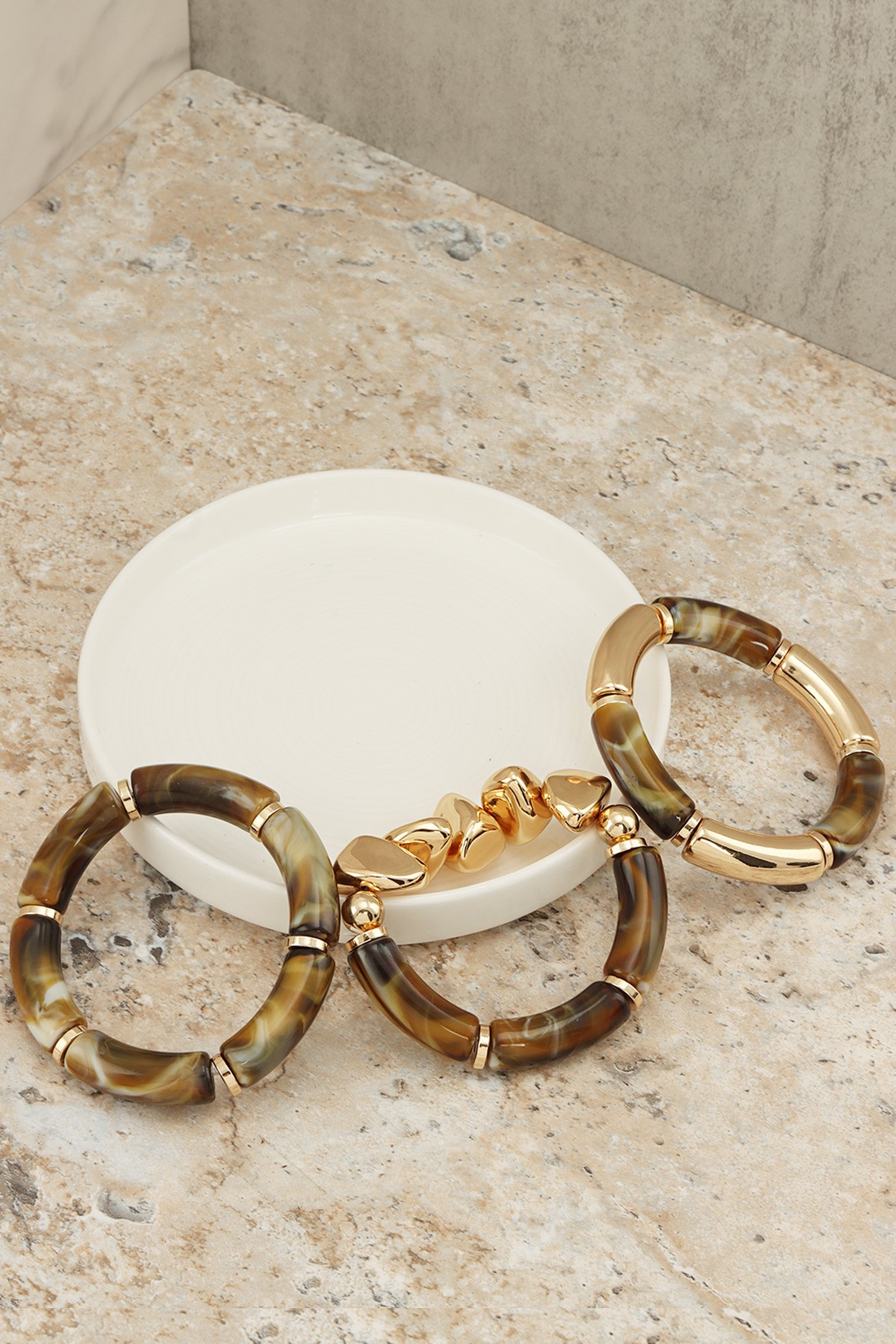 POLISHED WOOD &amp; GILDED CURB STACKED STRETCHED BRACELET (GOLD/BROWN)